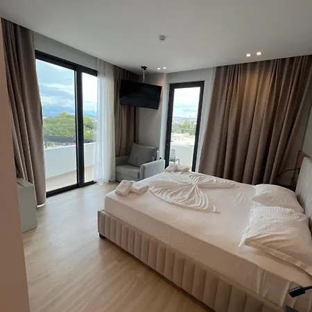 Onix 4* Ksamil
